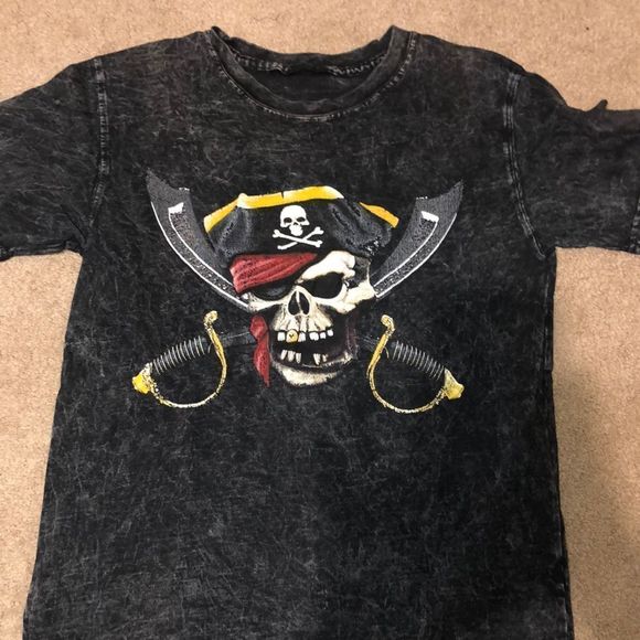 Pirates of the Caribbean black T-shirt size large - Picture 1 of 4